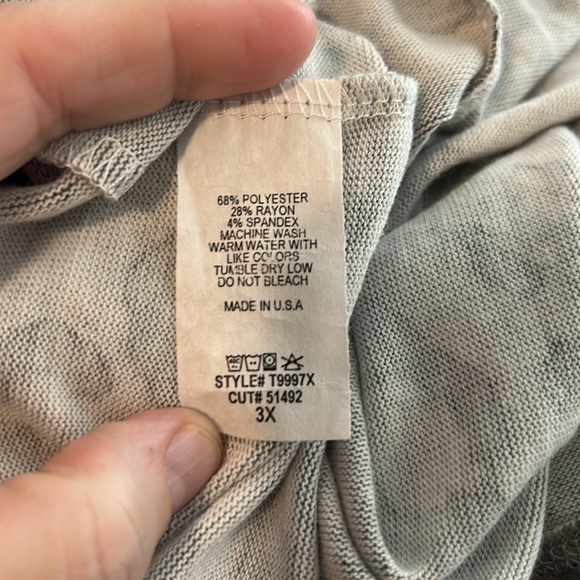 NWOT. Woman’s v-neck dolman sleeve t-shirt in grey predator print pattern. - Picture 9 of 9